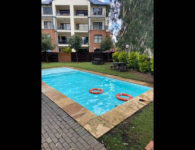 2 BEDROOM APARTMENT FOR SALE IN KYALAMI HILLS